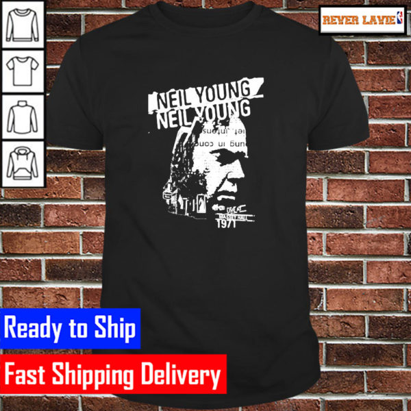 Neil Young live at massey hall 1971 Classic T-Shirt