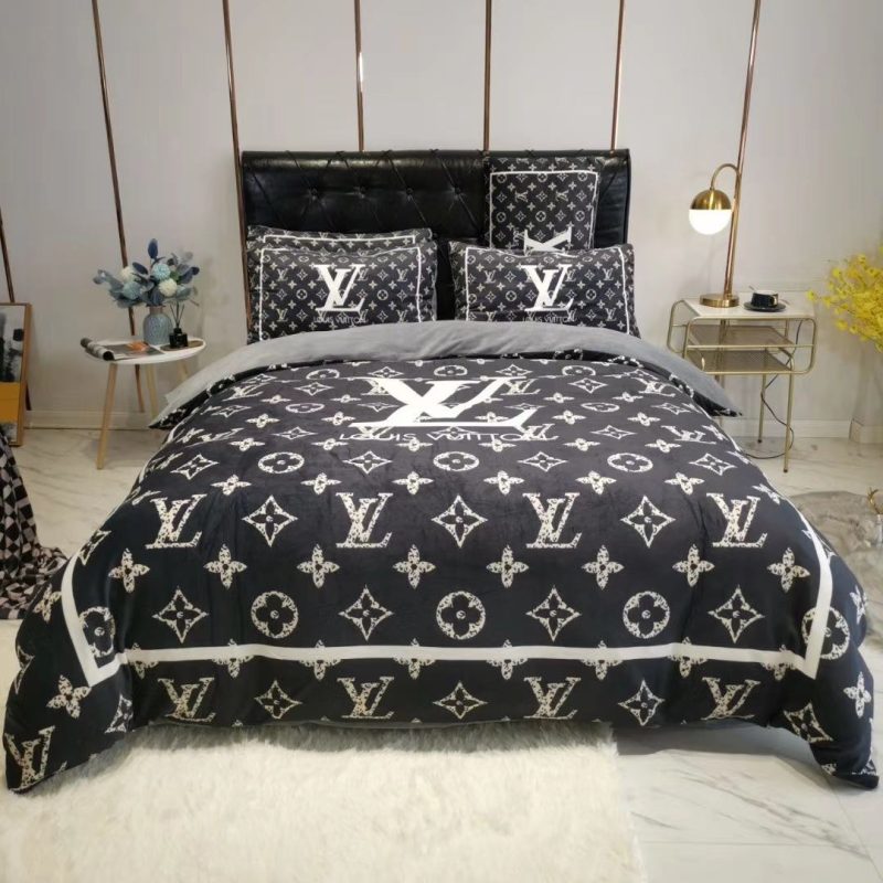 Louis Vuitton Bedding Set REVER LAVIE