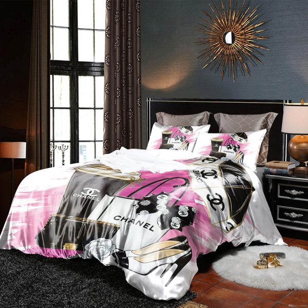 Coco Chanel White Pattern Bedding Set REVER LAVIE