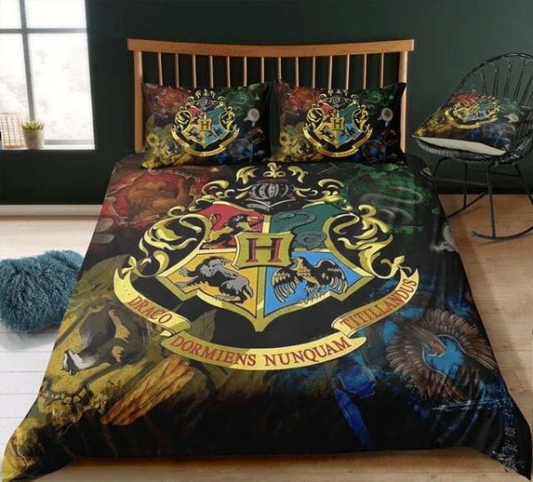 Harry Potter Hogwarts Logo In Mascot Of 4 Houses Background Bedding Set Full
