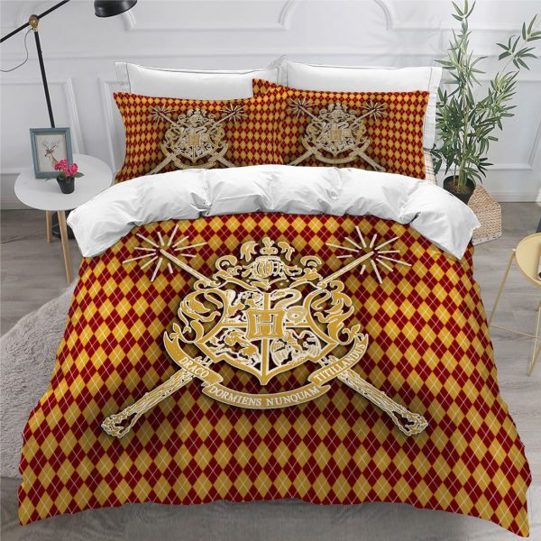 Harry Potter Hogwarts Logo In Yellow And Red Plaid Background Queen Bedding Set