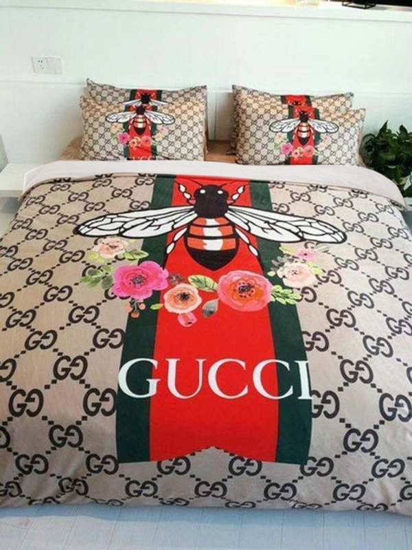 Luxury Gucci Floral Bee In Monogram BG With Vintage Web Bedding Set