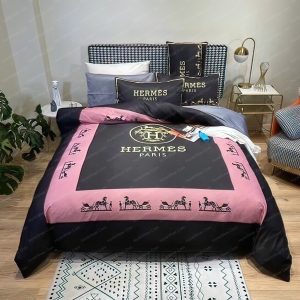 Herm?s Paris Luxury Black Background With pink Frame Bedding Set