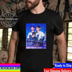 Mets vs Yankees In MLB The Battle Of New York Unisex T-Shirt