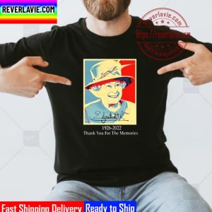 RIP Queen Elizabeth II Thank You For The Memories 1926 2022 Signature Unisex T-Shirt