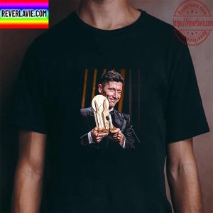 Robert Lewandowski Wins The Gerd Muller Award Striker Of The Year 2022 Unisex T-Shirt