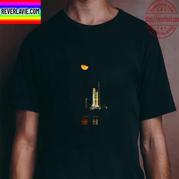 Artemis Launch To The Moon Unisex T-Shirt Artemis Launch To The Moon Unisex T-Shirt
