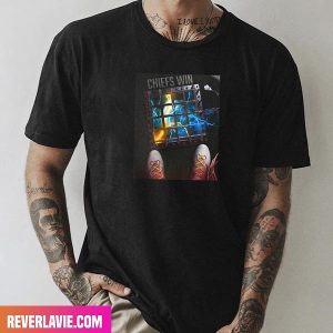 Chiefs Kingdom Running Right at Goal Line Style T-Shirt