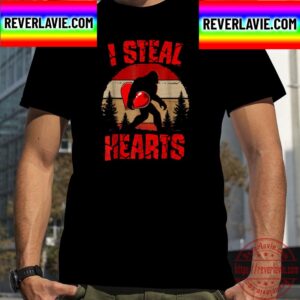 I Steal Heart Love Bigfoot Sasquatch Valentines Day Unisex T-Shirt