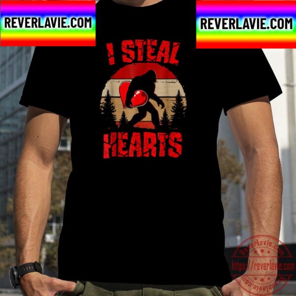I Steal Heart Love Bigfoot Sasquatch Valentines Day Unisex T-Shirt