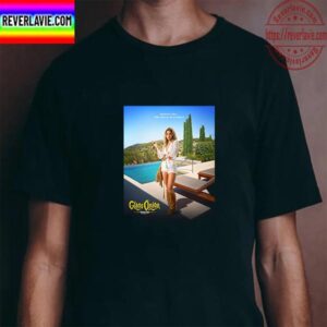 Madelyn Cline Is The Social Butterfly In Glass Onion A Knives Out Mystery Unisex T-Shirt