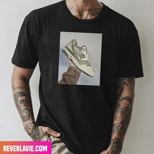 New Balance 550 Windows 95 Concept Style T-Shirt
