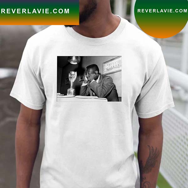 Pele With Trophy T-shirt Pele With Trophy T-shirt