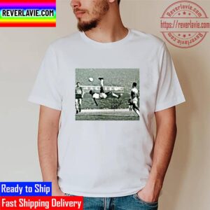 RIP Pele With Bicycle Kick Goal Unisex T-Shirt