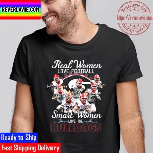 Real Women Love Football Smart Women Love The Georgia Bulldogs Signatures Unisex T-Shirt