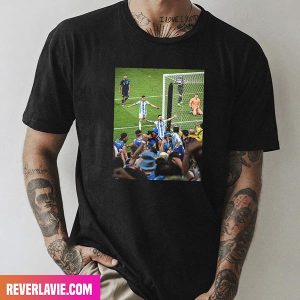 The King Celebrating With His People – Lionel Messi Team Argentina FIFA World Cup 2022 Style T-Shirt