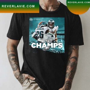 Despite a challenge late in the season from the Dallas Cowboys the NFC Philadelphia Eagles T-shirt