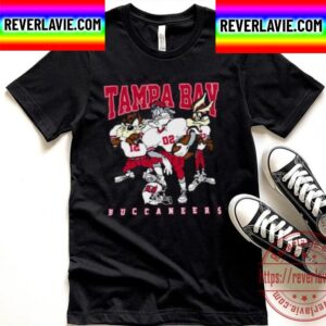 Tampa Bay Buccaneers Bugs Bunny And Taz Player Unisex T-Shirt