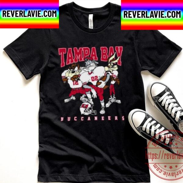 Tampa Bay Buccaneers Bugs Bunny And Taz Player Unisex T-Shirt