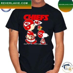 Snoopy and Charlie playing Kansas City Chiefs T-shirt