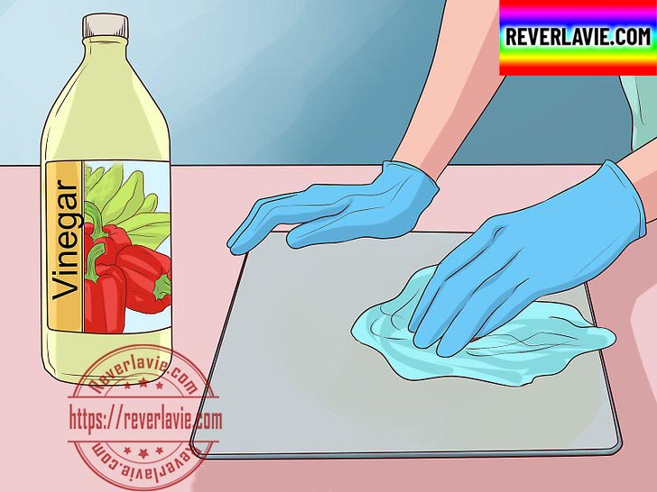 Use Vinegar to Clean your cutting board
