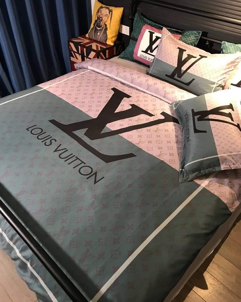 Best Louis Vuitton Grey and Pink Monogram Bedding Set Best Louis Vuitton Grey and Pink Monogram Bedding Set
