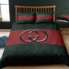Gucci Logo In Monogram Background With Signature Stripe Bedding Set Queen Gucci Logo In Monogram Background With Signature Stripe Bedding Set Queen