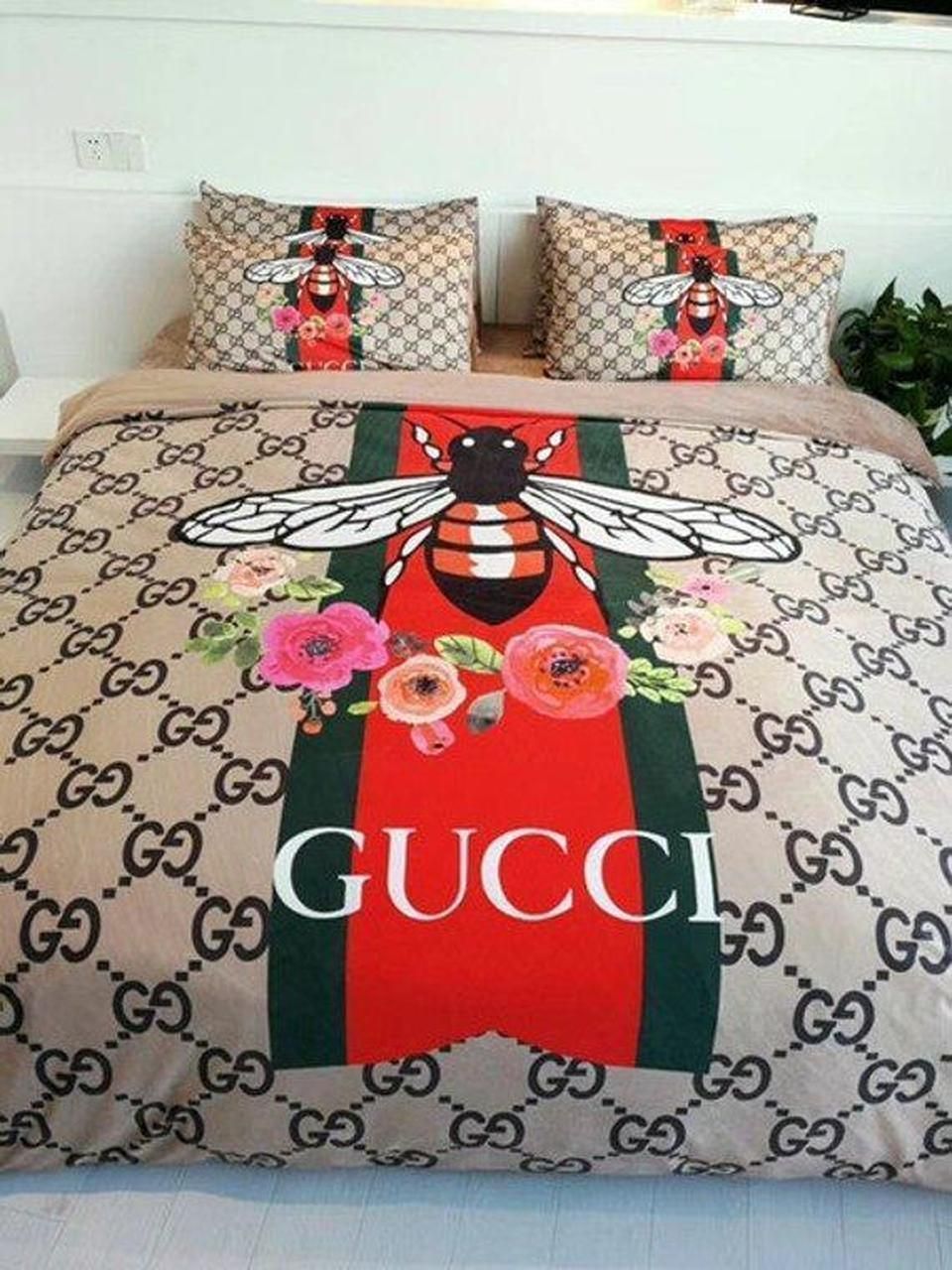 Luxury Gucci Floral Bee In Monogram BG With Vintage Web Bedding Set Luxury Gucci Floral Bee In Monogram BG With Vintage Web Bedding Set