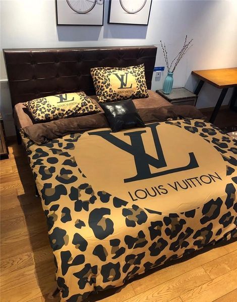 Luxury Louis Vuitton Golden Leopard Print Bedding Set Luxury Louis Vuitton Golden Leopard Print Bedding Set